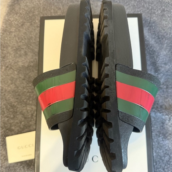 Authentic Gucci slides - w/ original box - Picture 2 of 8